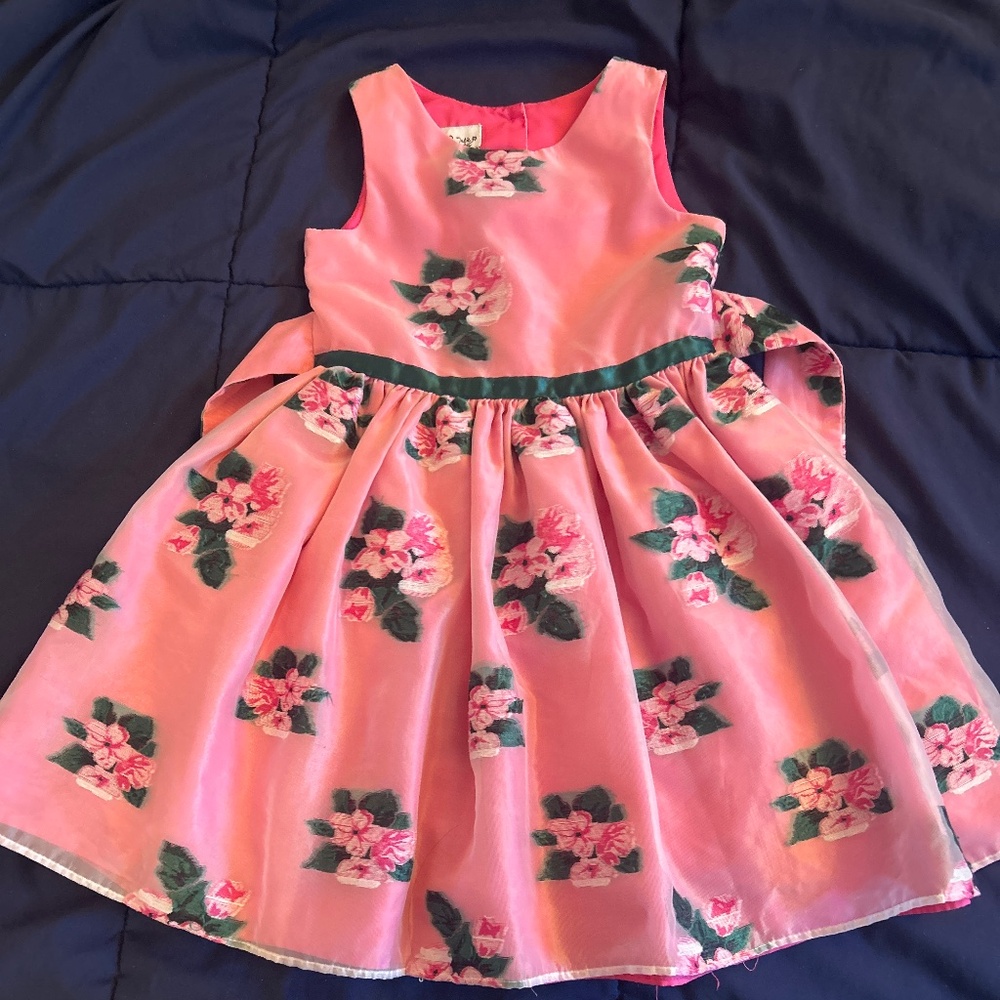 Girl's dress